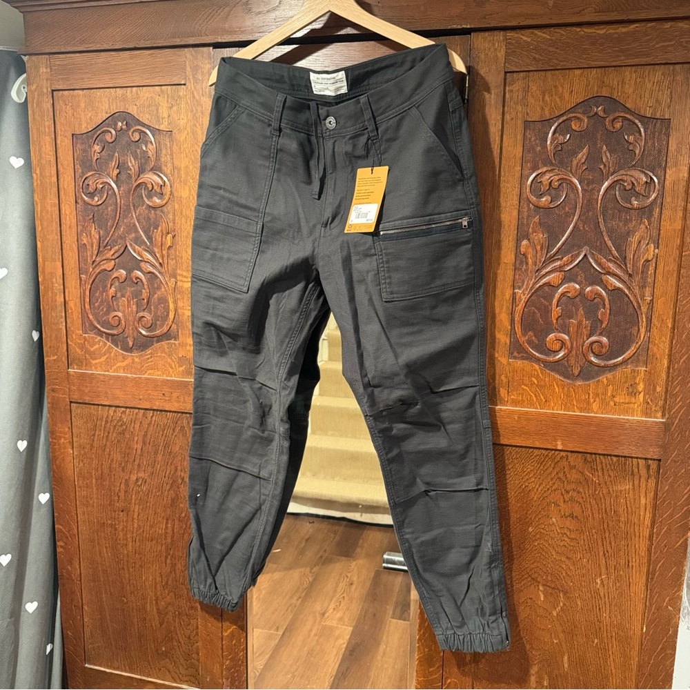 REI Women’s Gray Cargo Pants